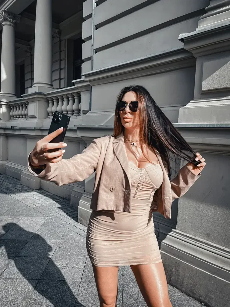 Marynarka beżowa oversize – damska