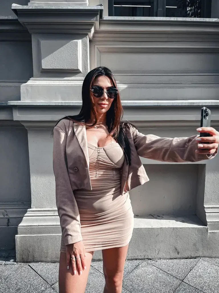 Marynarka beżowa oversize – damska